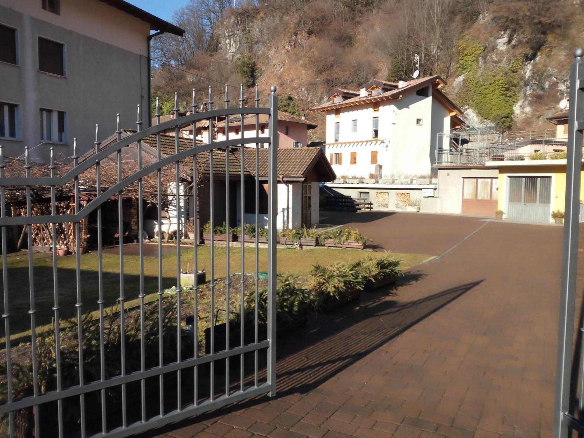 Casetta Vittorio Mezzolago Exterior photo